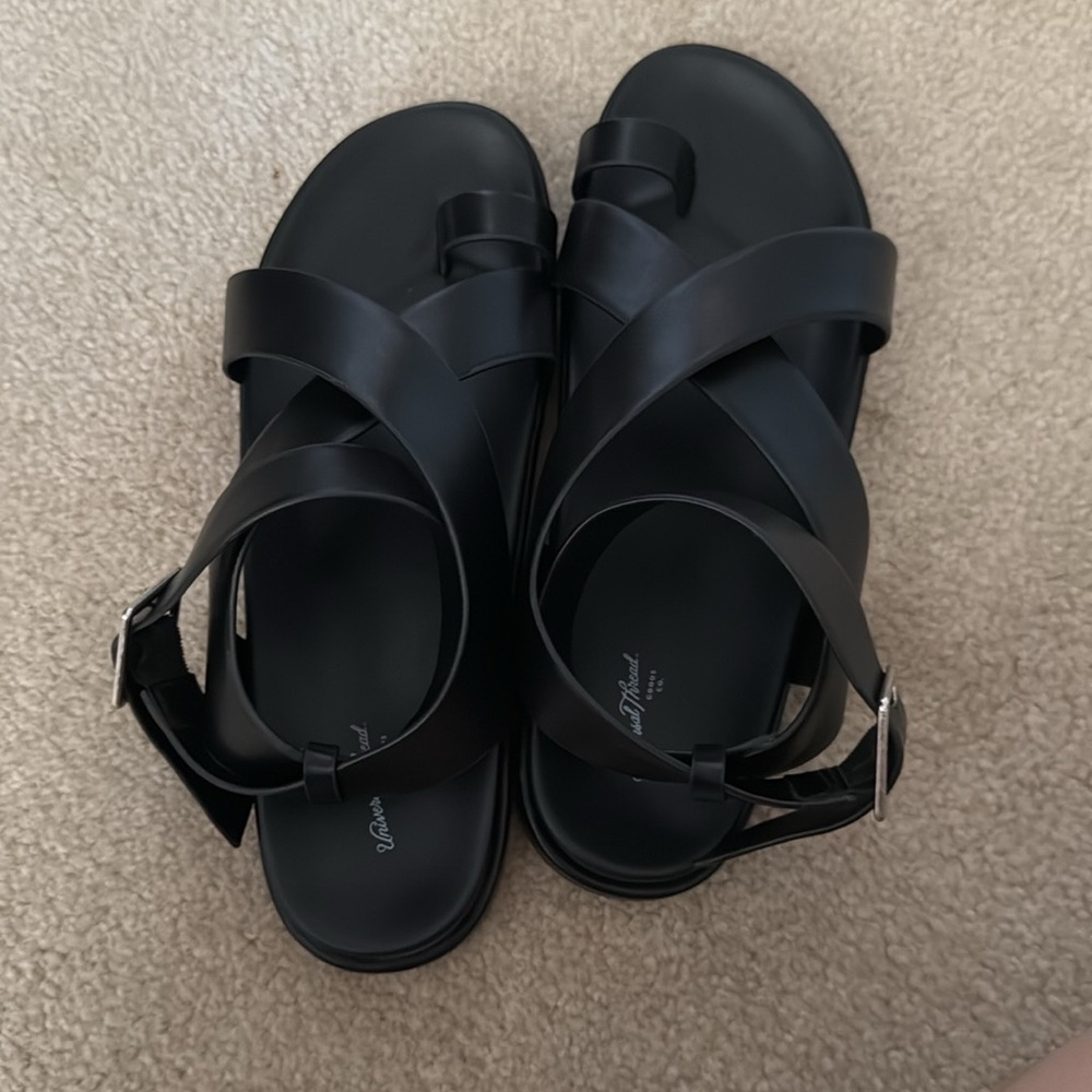 universal thread sandals